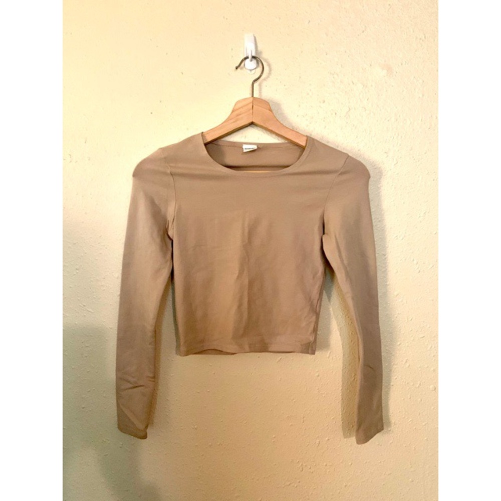 Groceries Apparel Long Sleeve Crew Neck Crop Top